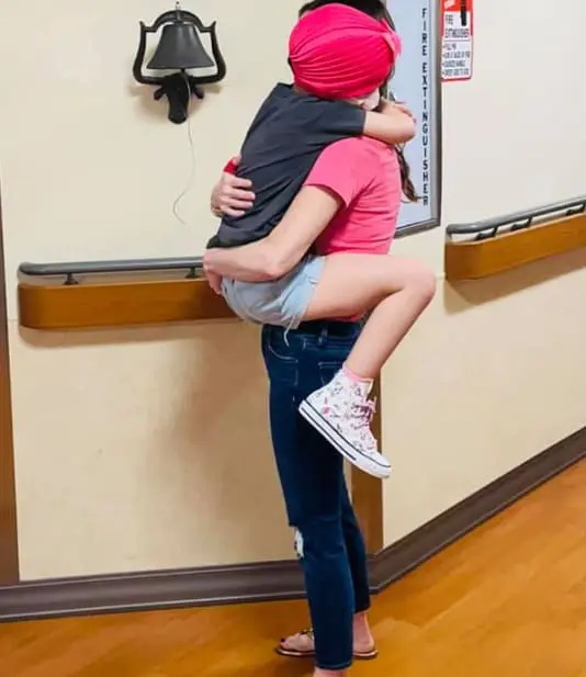Aubriana-ring-the-bell (1) Aubriana-ring-the-bell (1)